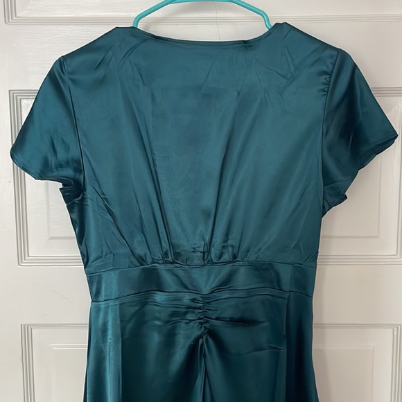 Lulu’s Silk Forest Green MIDI Dress - Picture 4 of 5